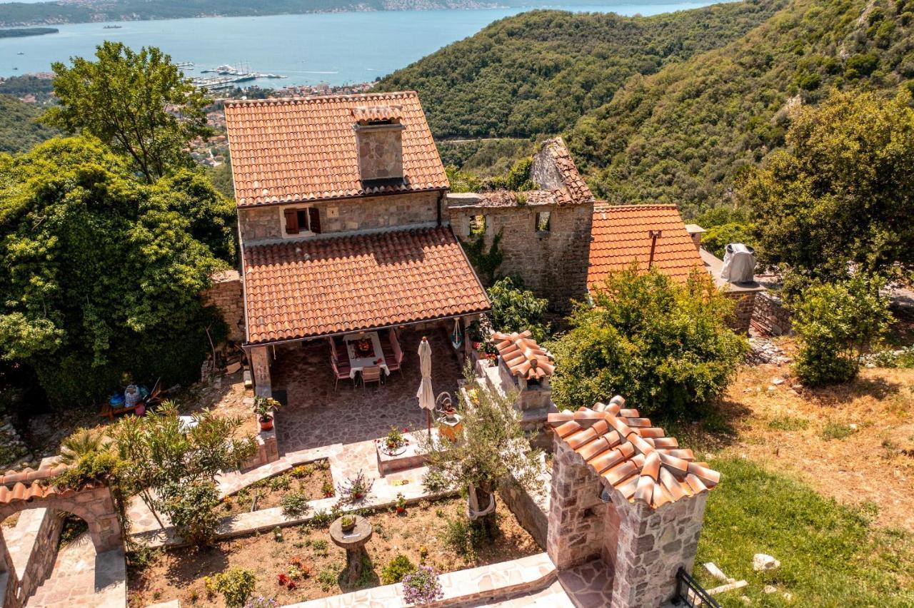 Old Stone House Villas ティヴァト エクステリア 写真